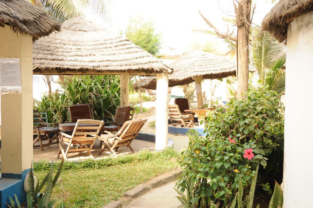 Leybato Beach Hotel Fajara Exteriör bild
